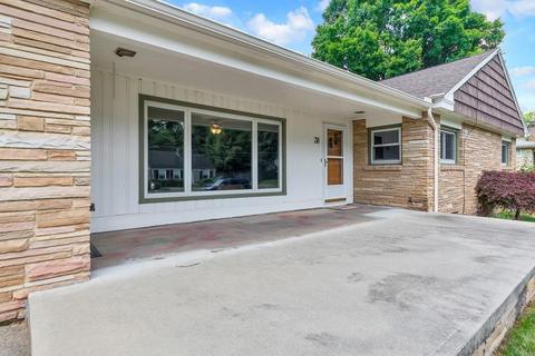 38 Kingoke Ln, Springfield, MA 01129 photo 3