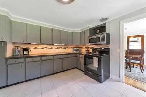 38 Kingoke Ln, Springfield, MA 01129 photo 12