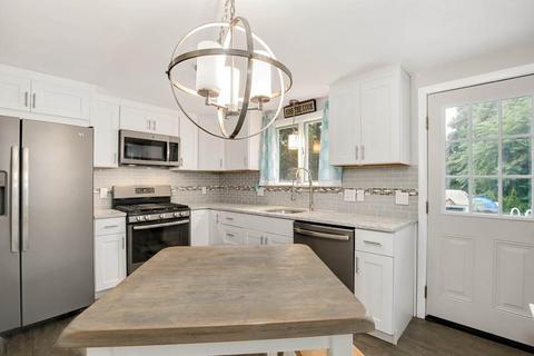 2 Hull Dr, Saugus, MA 01906 photo 22