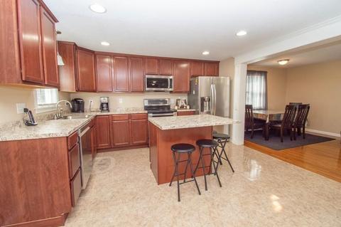 81 Amore Rd, Springfield, MA 01109 photo 9