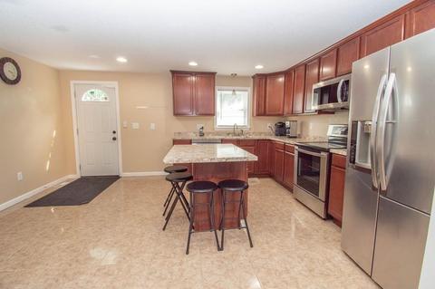 81 Amore Rd, Springfield, MA 01109 photo 7
