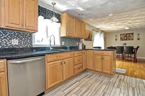 20 Endicott St, Danvers, MA 01923 photo 4