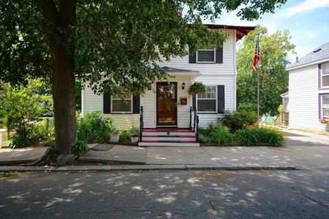 36 Pleasant St, Beverly, MA 01915 photo 2