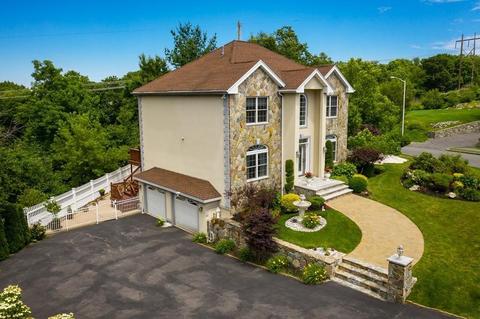 2 Cheever Ave, Saugus, MA 01906 photo 4