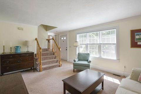 44 Summerfield Dr, Raynham, MA 02767 photo 9