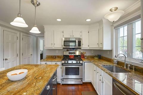 44 Summerfield Dr, Raynham, MA 02767 photo 4