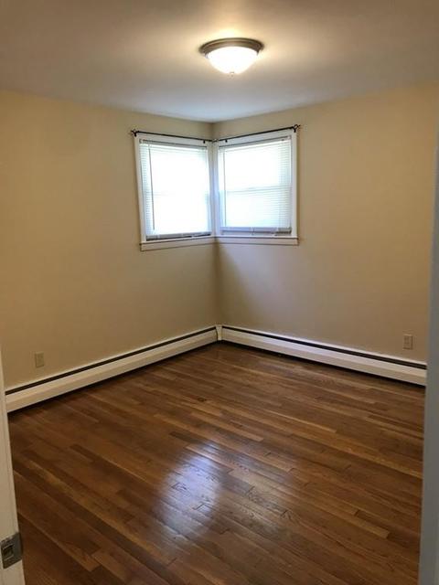 27 Lanark St, Worcester, MA 01603 photo 8