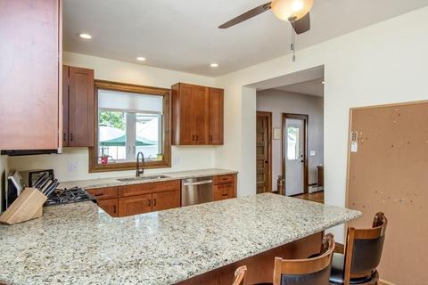 754 Pleasant St, Worcester, MA 01602 photo 10