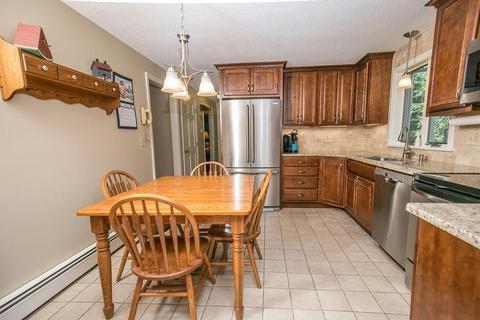 19 Carillon Cir, Easthampton, MA 01027 photo 4