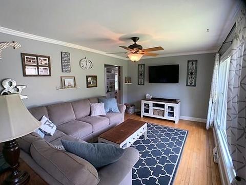46 Walnut St, Mansfield, MA 02048 photo 5