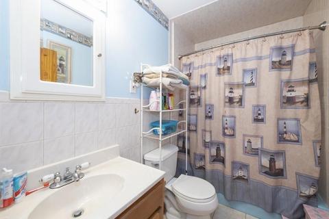15 Fuller St, Everett, MA 02149 photo 3