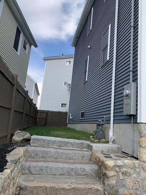 68 Holden St, Fall River, MA 02723 photo 4