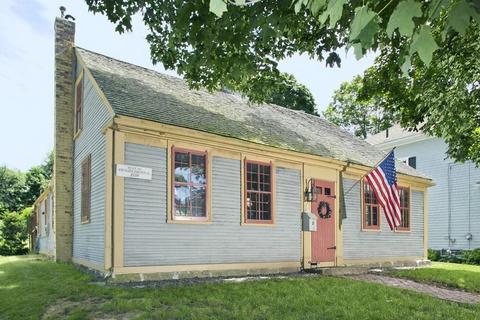 8 Pond St, Hingham, MA 02043 photo 3