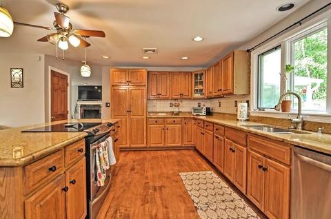133 Britton Cir, Raynham, MA 02767 photo 5