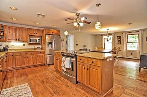 133 Britton Cir, Raynham, MA 02767 photo 7