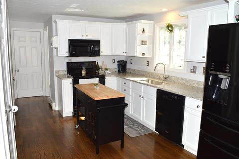 2 Railroad Ave, Upton, MA 01568 photo 5