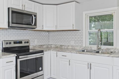 65 Dubois St, Springfield, MA 01151 photo 9