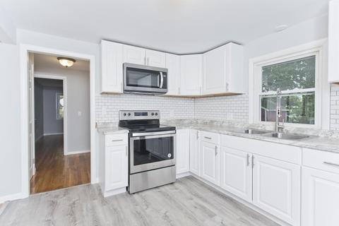 65 Dubois St, Springfield, MA 01151 photo 8