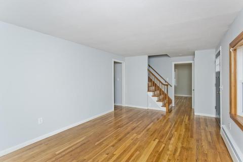 65 Dubois St, Springfield, MA 01151 photo 4
