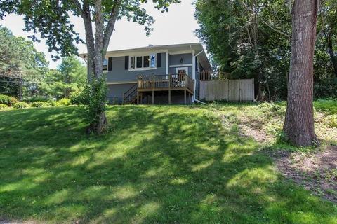 26 Seneca Ave, Mashpee, MA 02649 photo 1