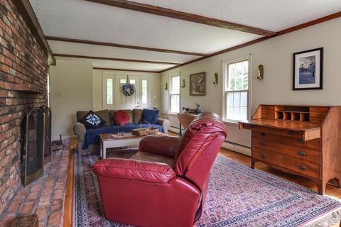 111 South St, Upton, MA 01568 photo 6