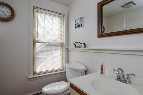 111 South St, Upton, MA 01568 photo 16