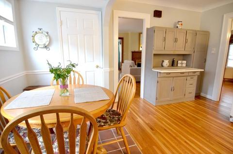 85 Wayne St, Springfield, MA 01118 photo 9