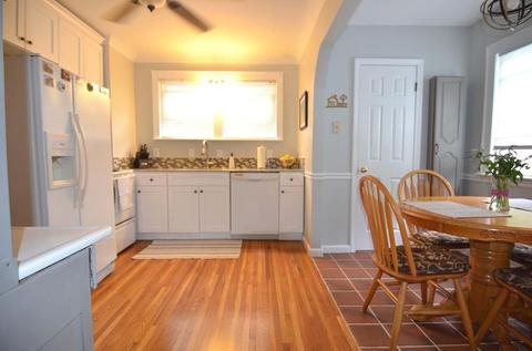 85 Wayne St, Springfield, MA 01118 photo 8