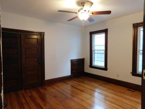 46 Maple St, Chicopee, MA 01020 photo 7