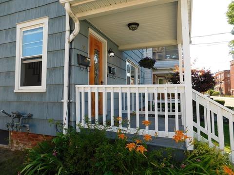 46 Maple St, Chicopee, MA 01020 photo 2