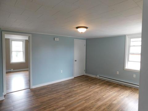 46 Maple St, Chicopee, MA 01020 photo 14