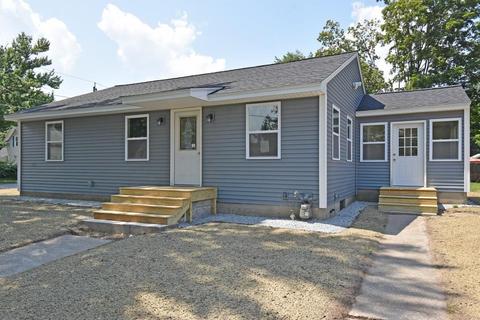 7 Pine St, Ayer, MA 01432 photo 1