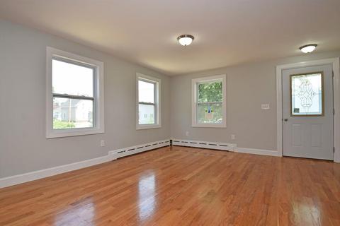 7 Pine St, Ayer, MA 01432 photo 2