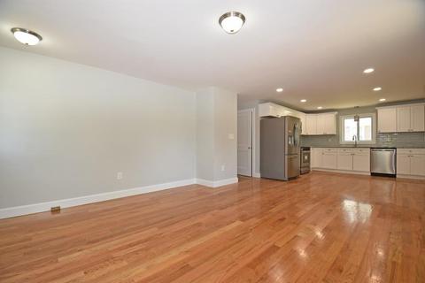 7 Pine St, Ayer, MA 01432 photo 4