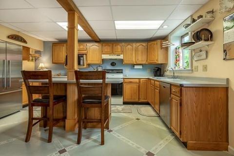 8 Becker Cir, Gloucester, MA 01930 photo 9