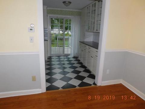 669 Allen St, Springfield, MA 01118 photo 17