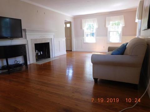 669 Allen St, Springfield, MA 01118 photo 8