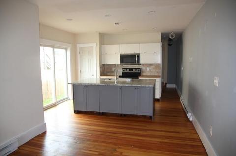 458 Grattan St, Chicopee, MA 01020 photo 1