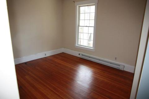 458 Grattan St, Chicopee, MA 01020 photo 4