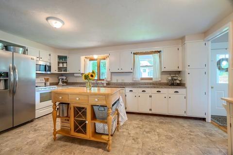 82 High St, Gardner, MA 01440 photo 11