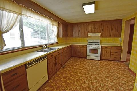 4 Briggs St, Easthampton, MA 01027 photo 8