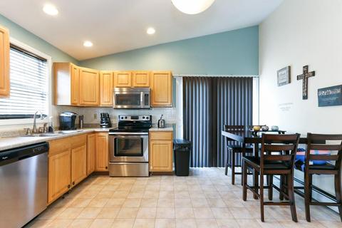 2096 Pleasant St, Fall River, MA 02723 photo 5