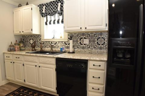 685 S Main St, Athol, MA 01331 photo 4