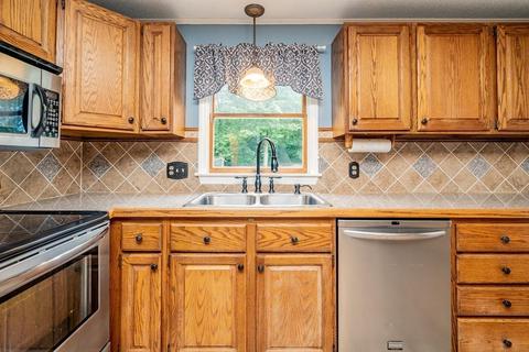 178 Senator St, Springfield, MA 01129 photo 5