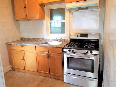 24 Cheney Pl, Lowell, MA 01851 photo 7