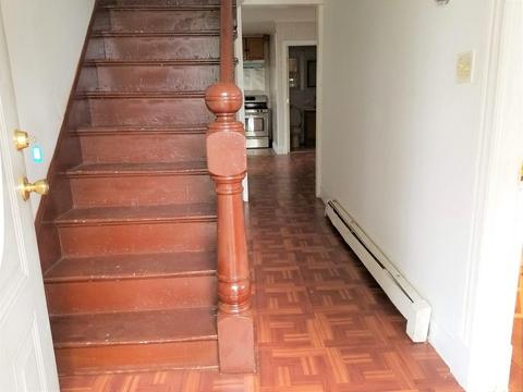 24 Cheney Pl, Lowell, MA 01851 photo 2