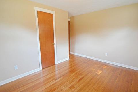 54 Regal St, Springfield, MA 01118 photo 15