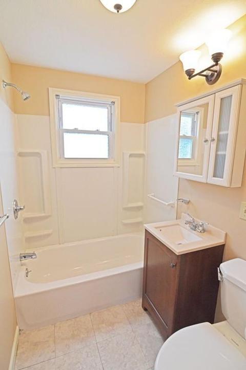 54 Regal St, Springfield, MA 01118 photo 18