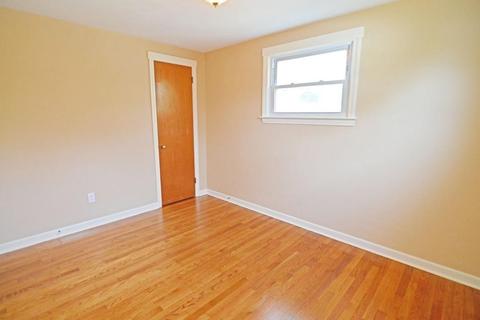 54 Regal St, Springfield, MA 01118 photo 12