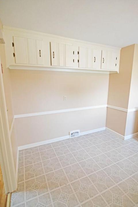54 Regal St, Springfield, MA 01118 photo 5